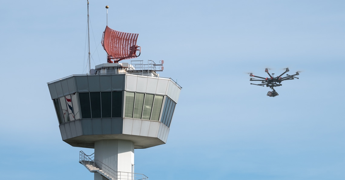 1507718827-drones-groningen-airport-eelde-testen-luchtvaartuigen-dronehub-2017.jpg