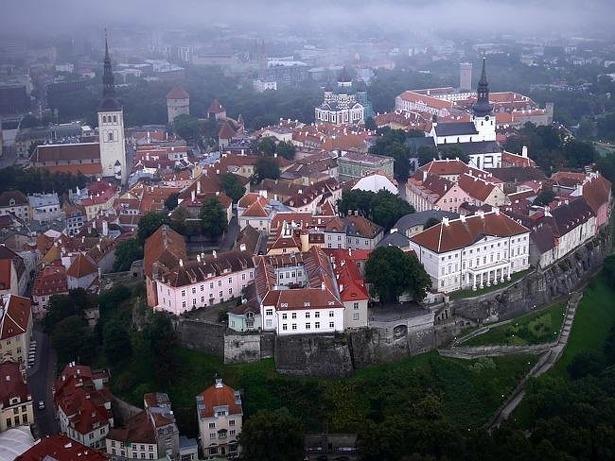 toompea-district-tallinn-estonia-drone-foto